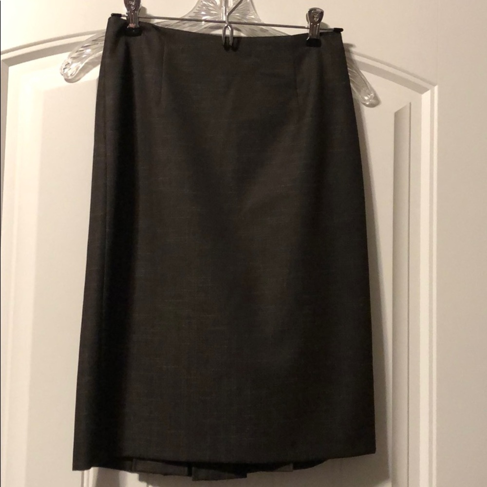 Gray pencil skirt